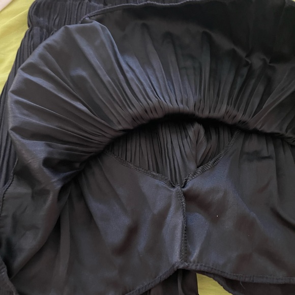Korean Pleated Black Skorts - Picture 6 of 8